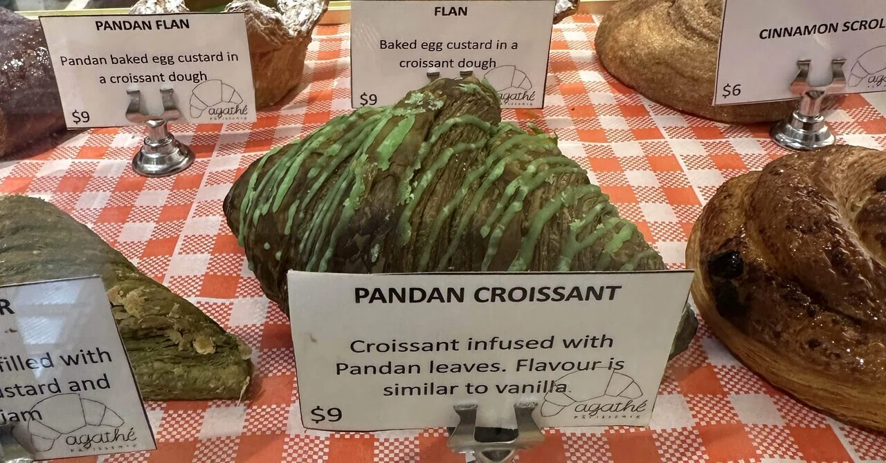 メルボルン🇦🇺人気のパンを食べ比べ🥐緑のクロワッサンや四角い メルボルン🇦🇺人気のパンを食べ比べ🥐緑のクロワッサンや四角い