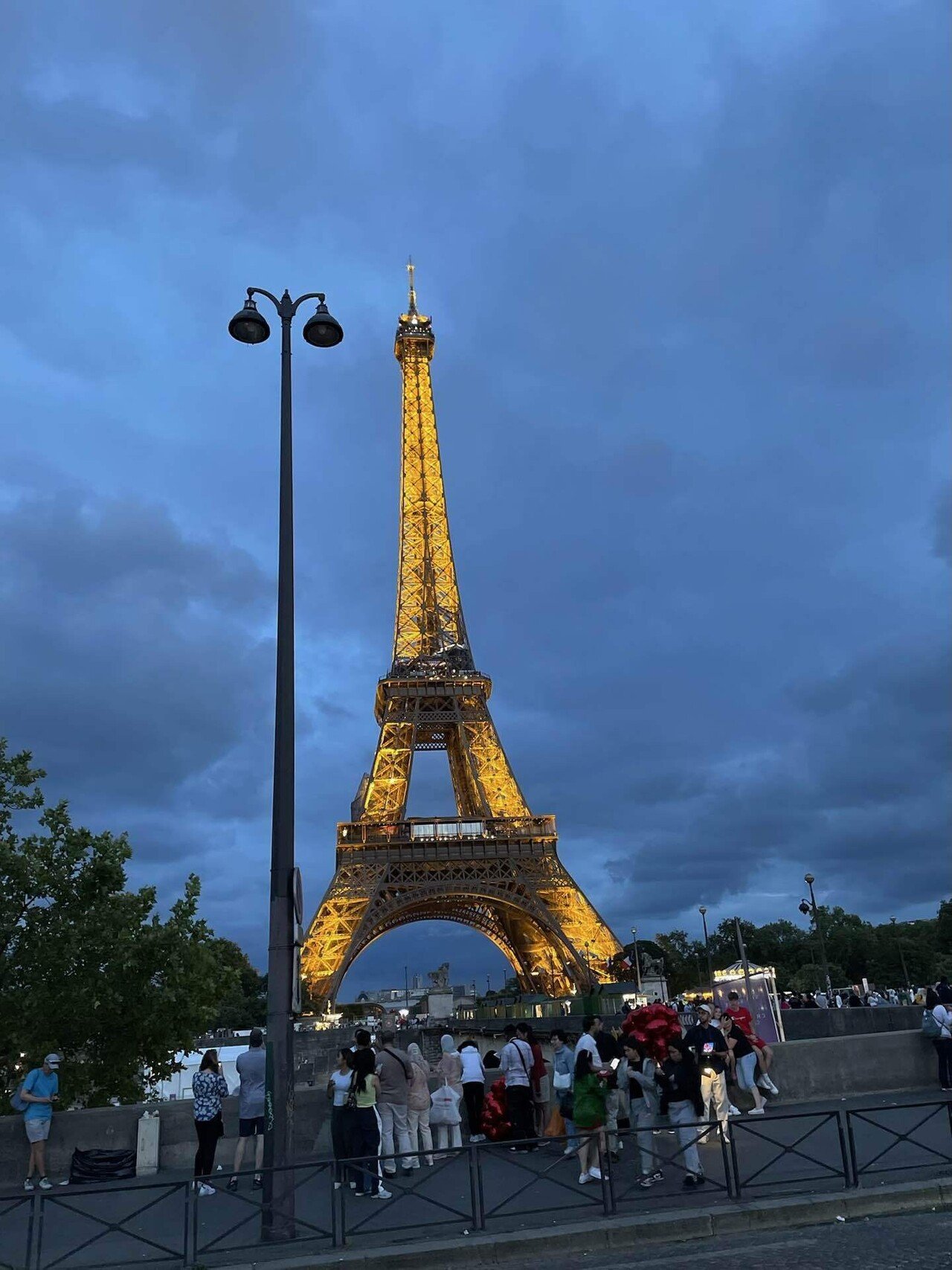 パリ エッフェル塔｜ロクナミ