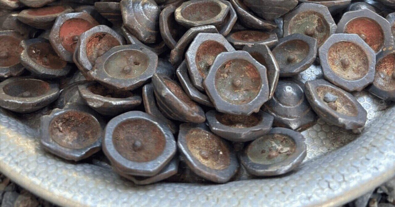 猪木　ベーゴマ Amazon.co.jp: 日三鋳造所 角六(かくろく) ベーゴマセット(説明