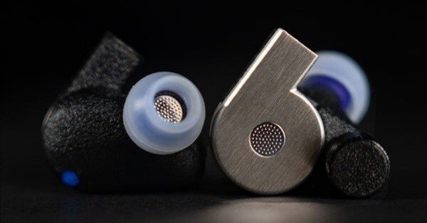 【最終値下げ】FATfreq × Effect Audio Quantum FATfreq x Effect Audio:Quantum 見た目とは裏腹の最高に楽しい