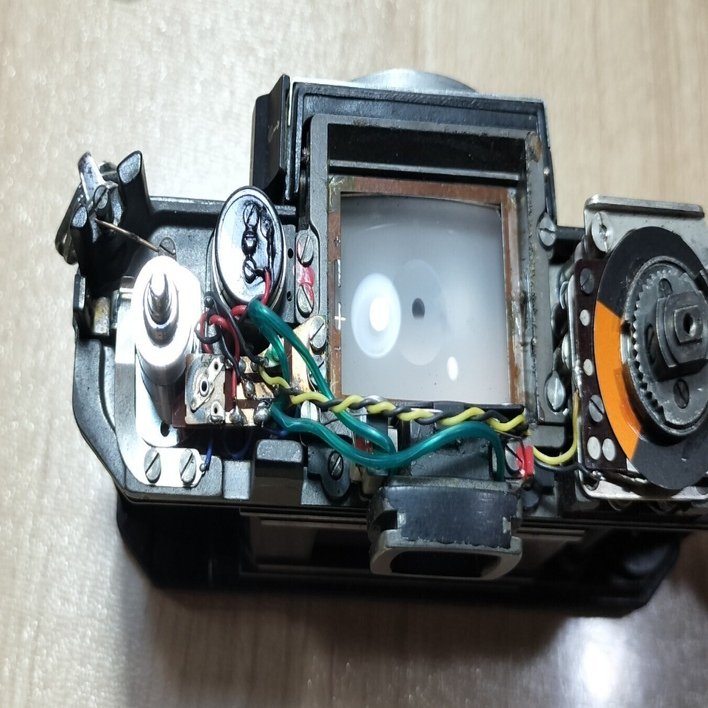 Pentax SPの露出計交換とスクリーン内部の清掃｜フィルムカメラ修理の