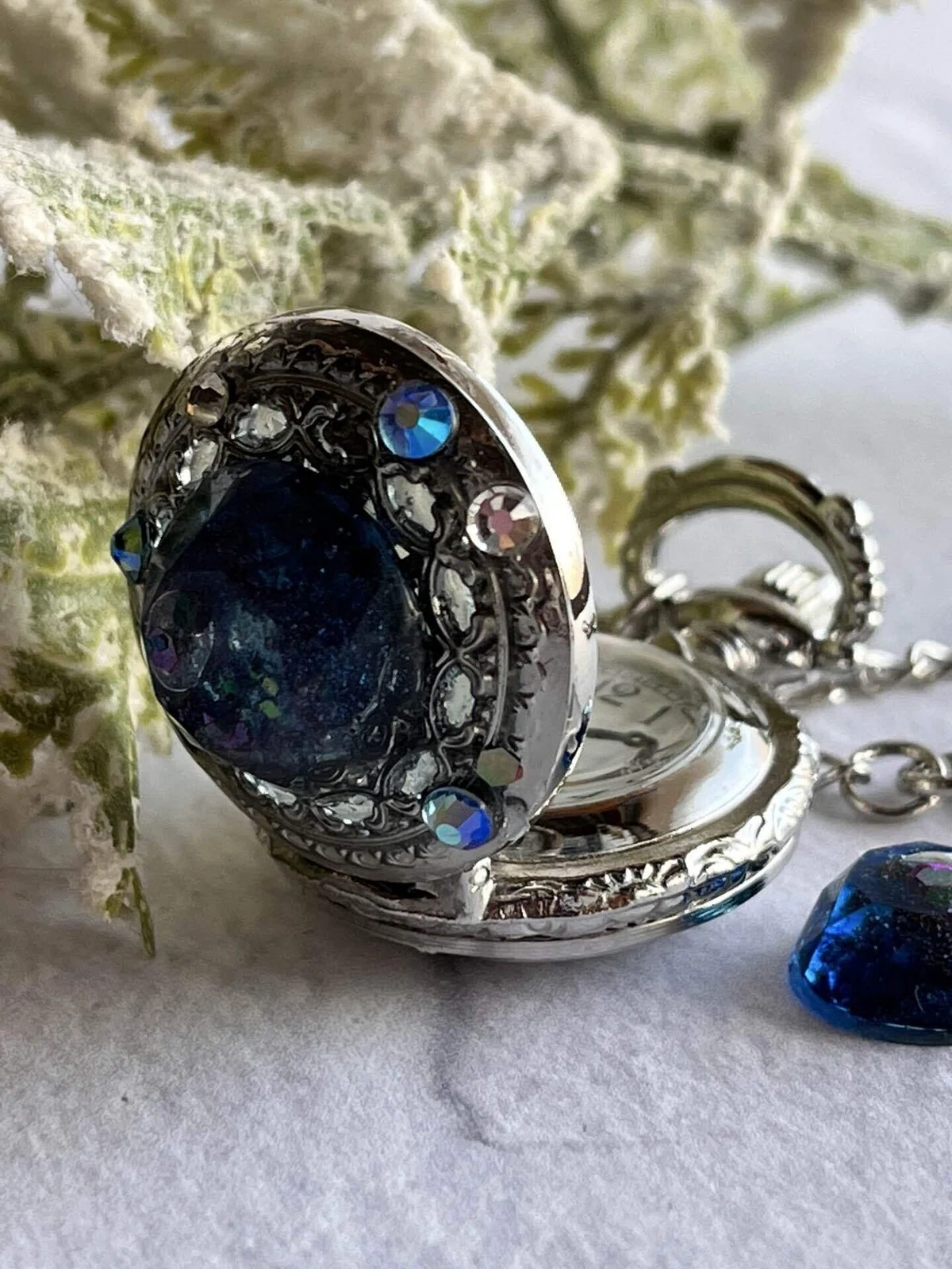 Emotional Pocket Watch: The Universe Within｜yukikobayashi(ねこばん)