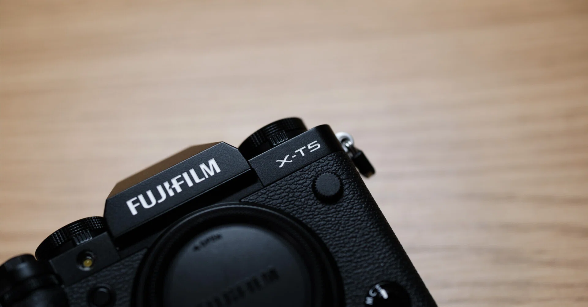 FUJIFILM X-T5を購入。発売から2年以上経ってX-T4からX-T5に乗り換えた