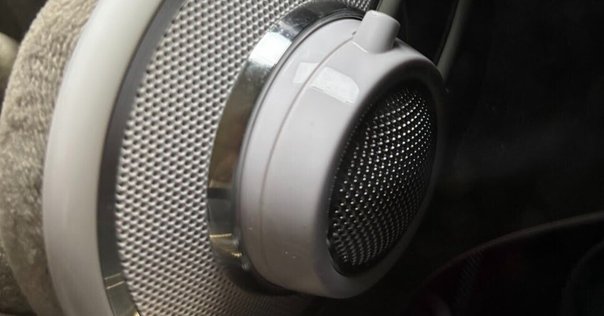 AKG 開放型ヘッドホン K612、K701、K712等 比較メモ【ネットの
