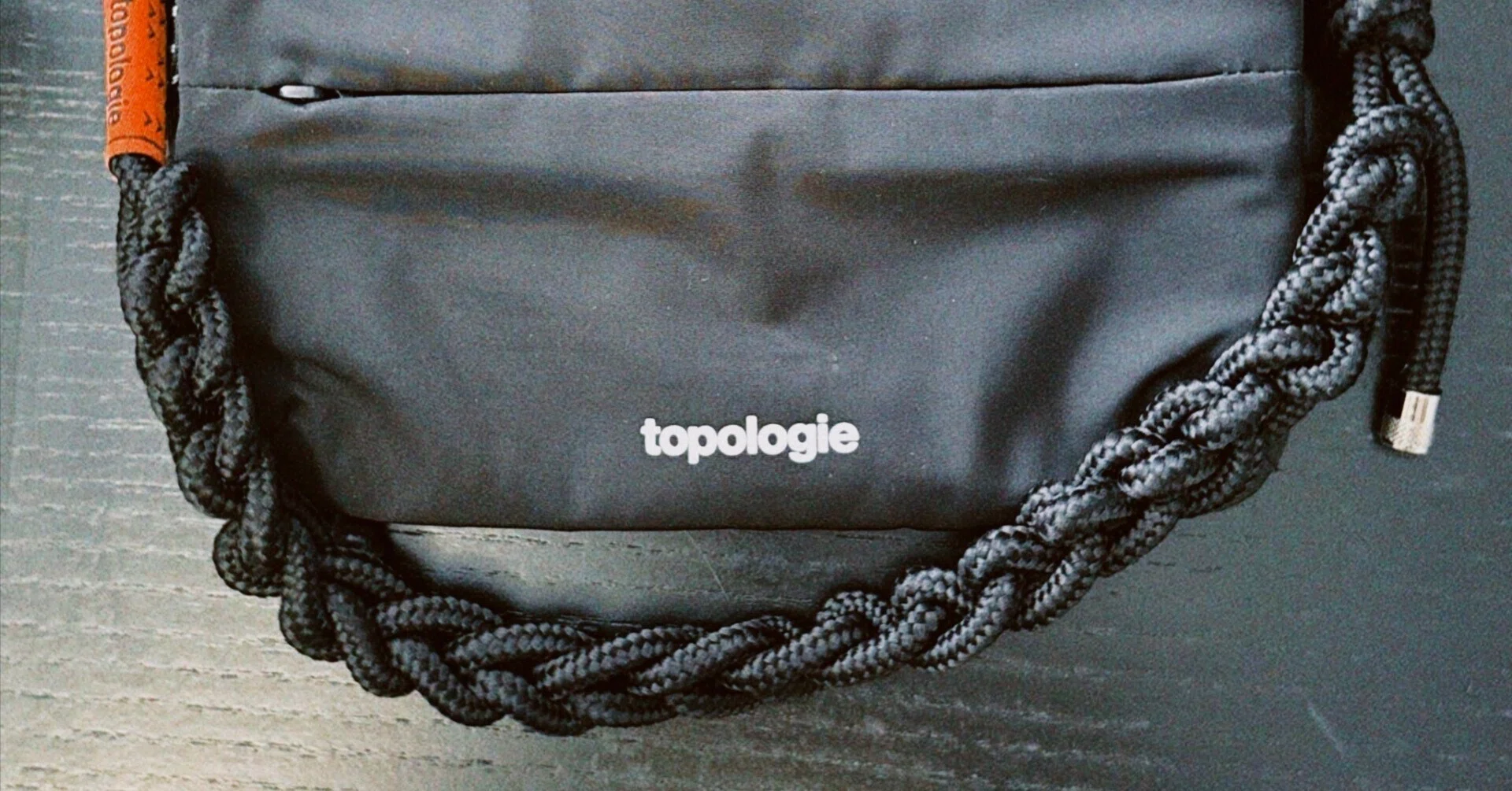 完売モデル&美品】Topologie Phone Sacoche 90 黒 ポケット代わりに大 