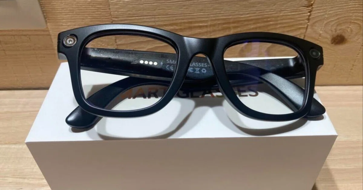 本日見つけた意外なレアモン!】AI SMART GLASSES ブラック：SFが