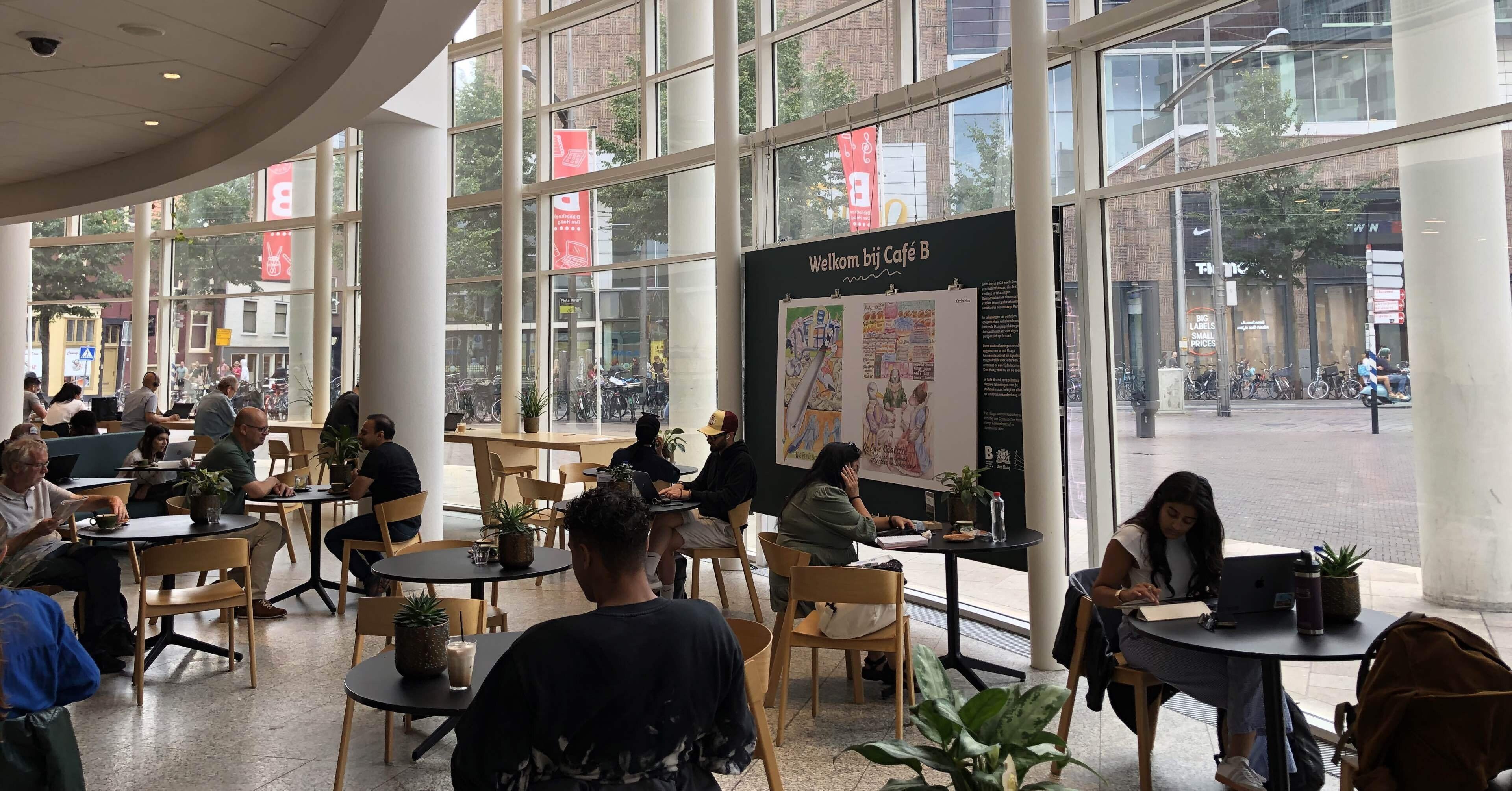 オランダの本のある場所を巡る旅③／⑤ デン・ハーグ中央図書館｜FUJITA