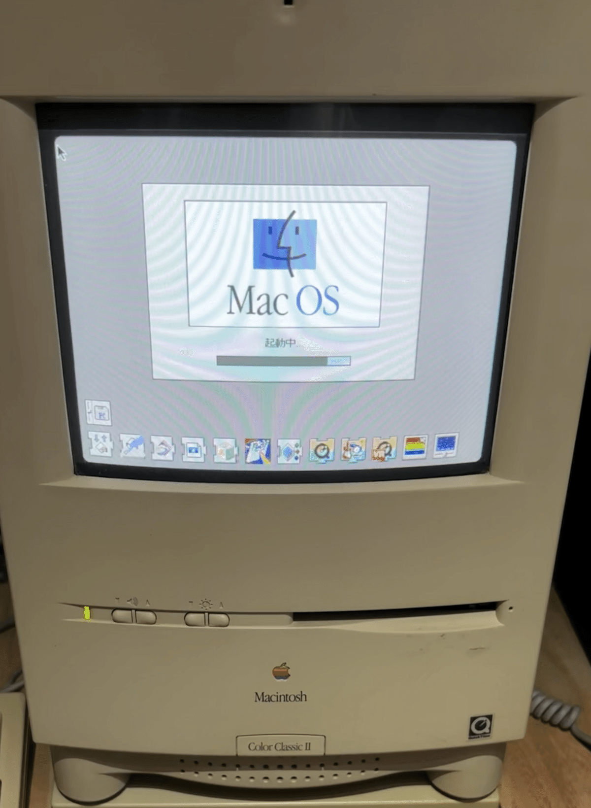 Apple Macintosh Color Classic II 68040化と68MBメモリ
