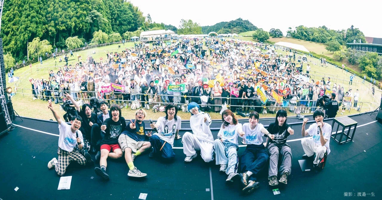 キュウソネコカミ、yama、Conton Candy出演の「エキサマ2025」を現地