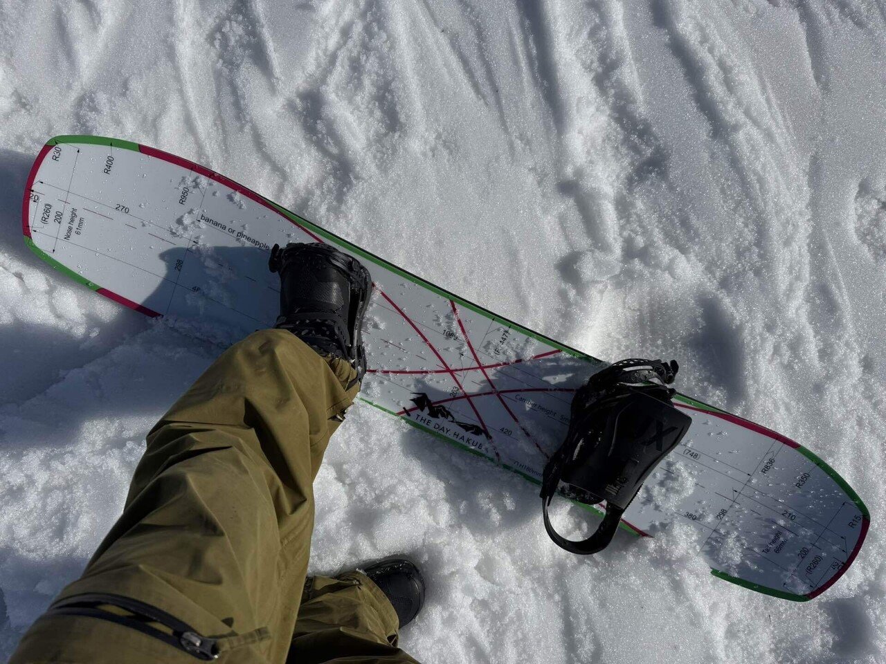 スノーボード THE DAY.HAKUBA BANANA or Pineapple 今期のTHEDAY.HAKUBAは10月25日（土）午前10時よりWebおよび白馬村の