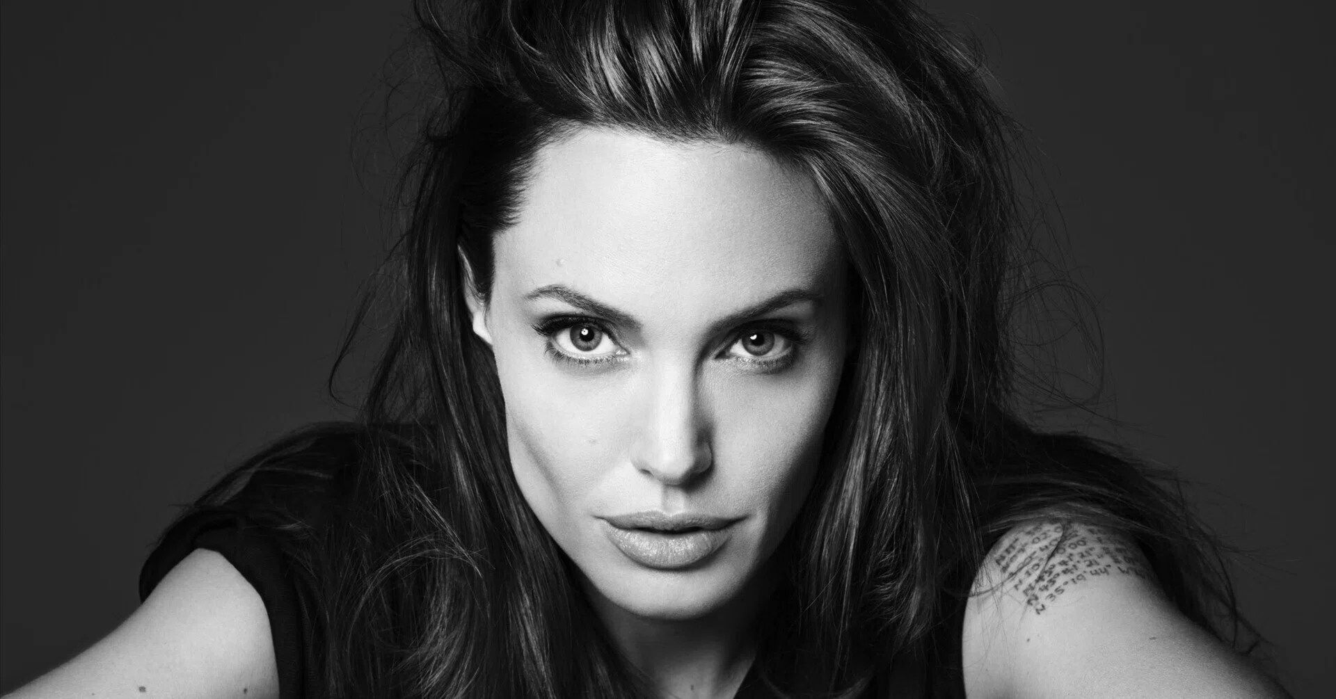 アンジェリーナ・ジョリー――女優、監督、人道活動家として歩む光と影