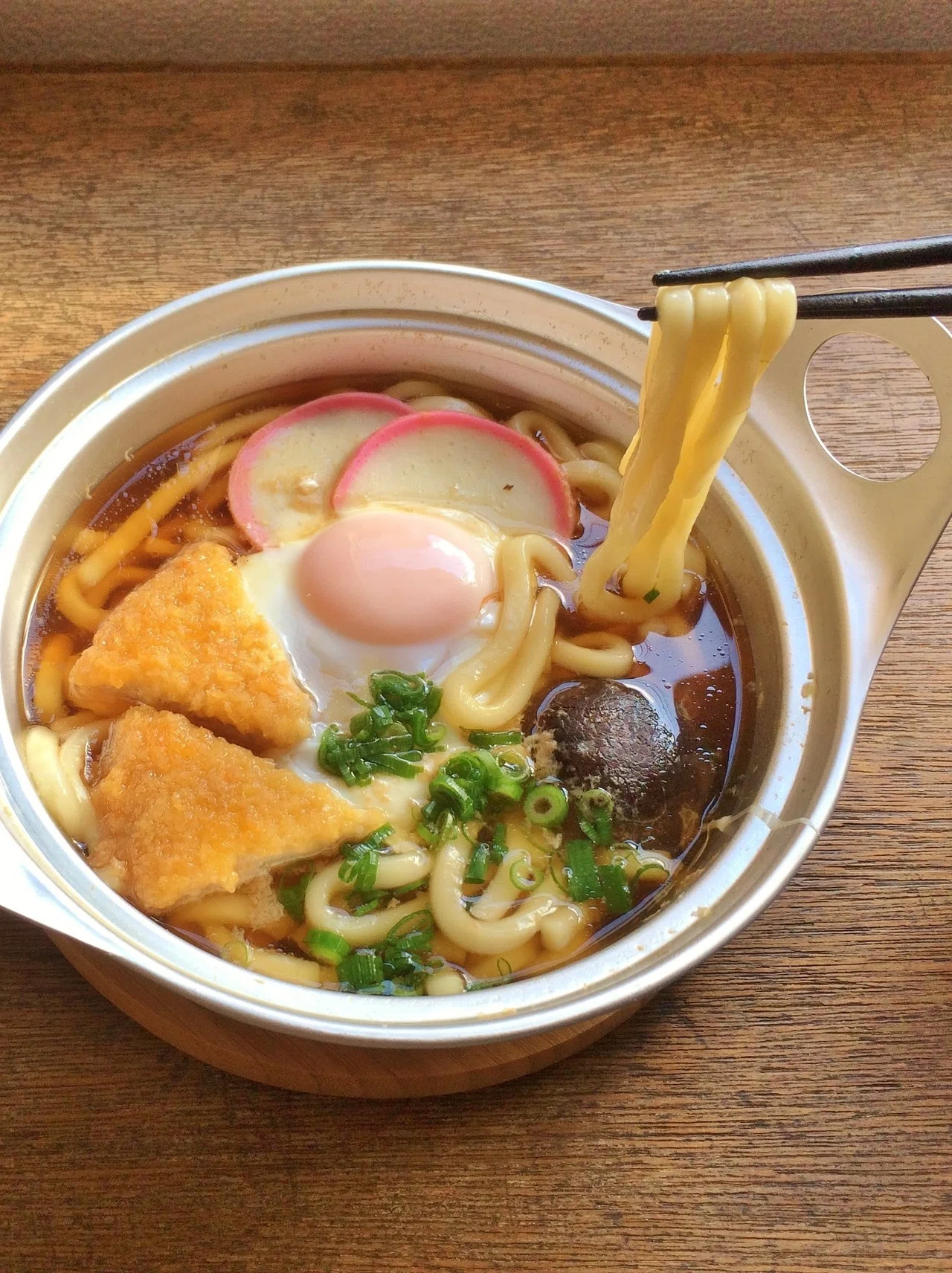 失敗も成功も捨ててゆけ” 鍋焼きうどん尾収屋ストーリー（前編）｜井上 明