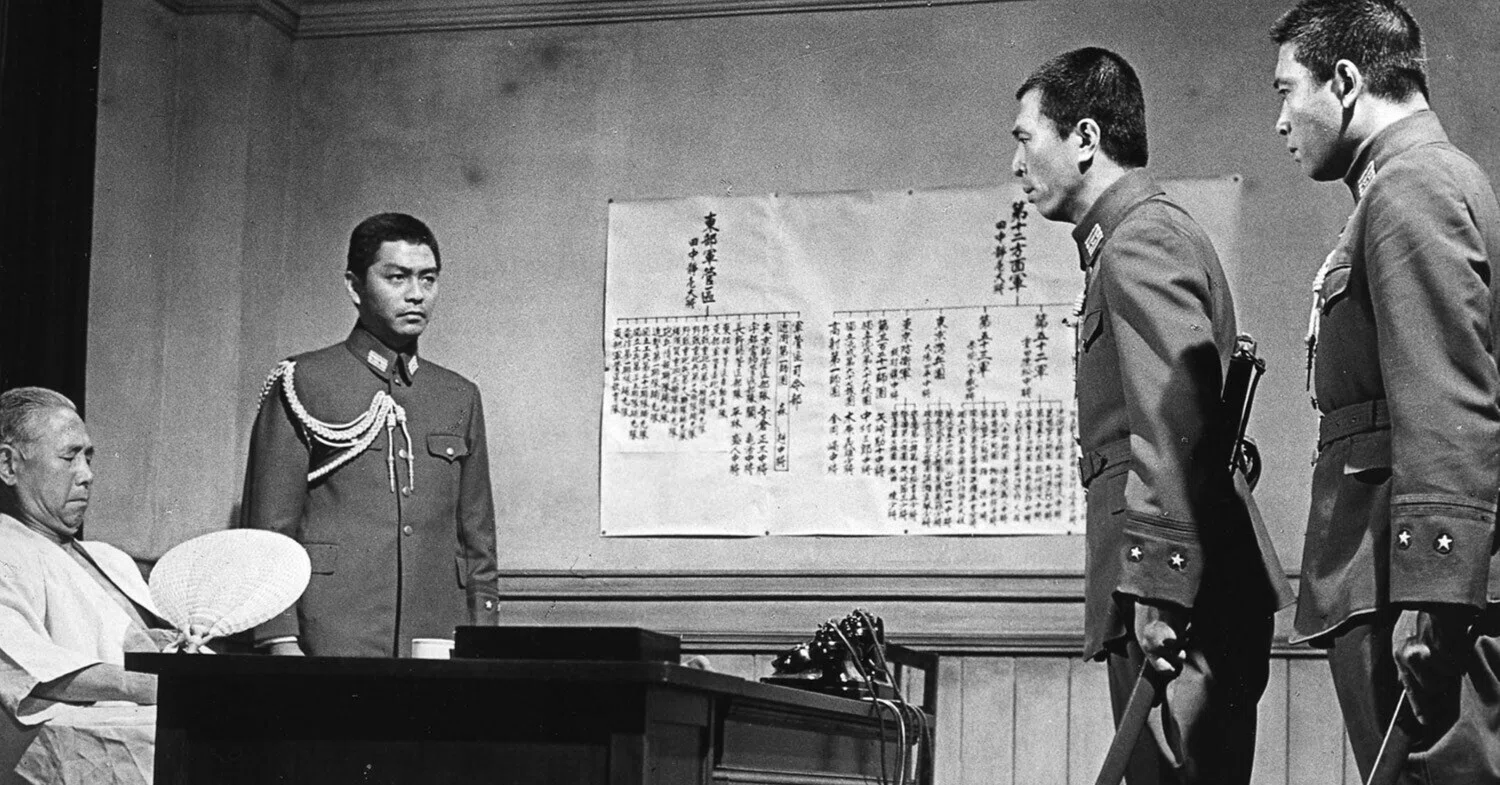 無条件降伏を閣議決定した1945年8月14日正午から翌15日の玉音 無条件降伏を閣議決定した1945年8月14日正午から翌15日の玉音