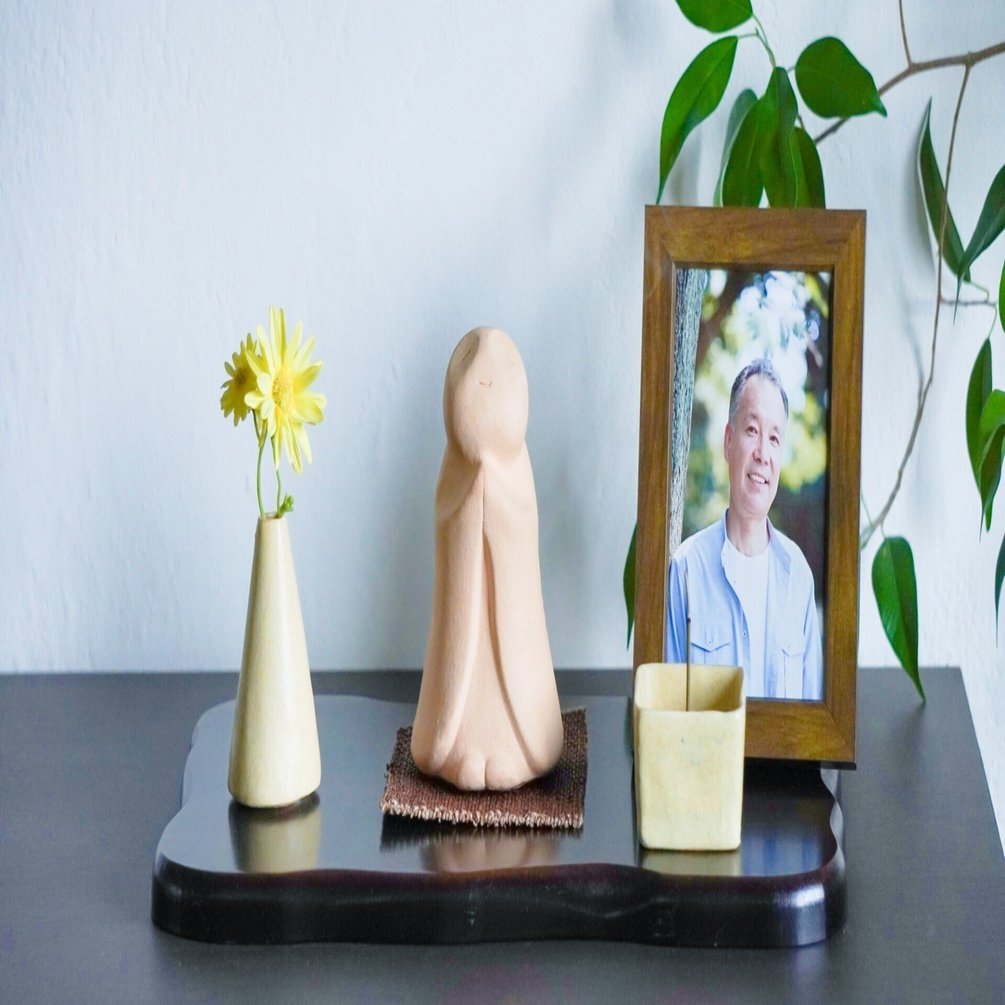 手元供養と仏壇の違い｜手元供養の京都博國屋