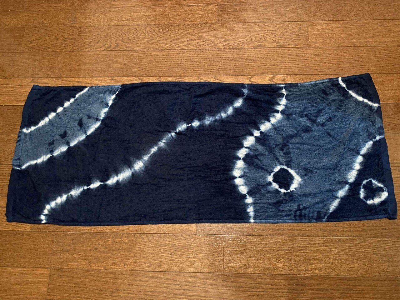 藍って生きてる…藍染体験をした話｜Rita