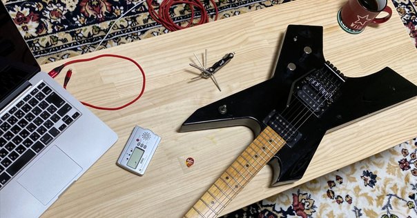 R.I.Pオジーオズボーン割Squier Stratocaster R.I.Pオジーオズボーン割Squier Stratocaster R.I.Pオジー