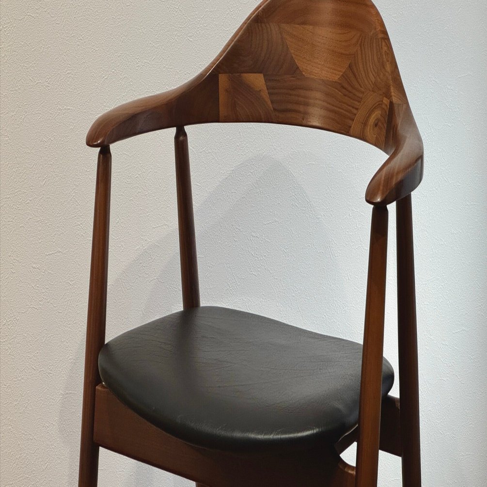 家族の時間にしっくりくる椅子 - DINING CHAIR MANTA｜りおつ