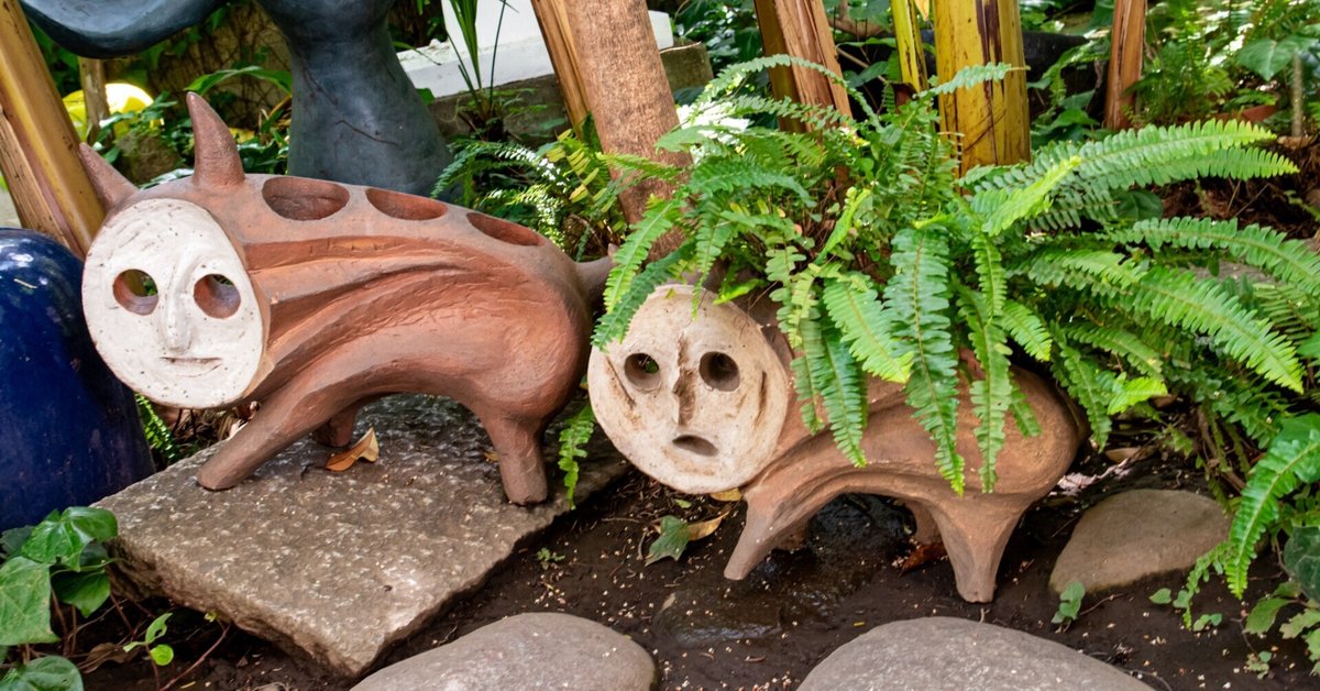 犬の植木鉢】岡本太郎（1955）｜きゃろ