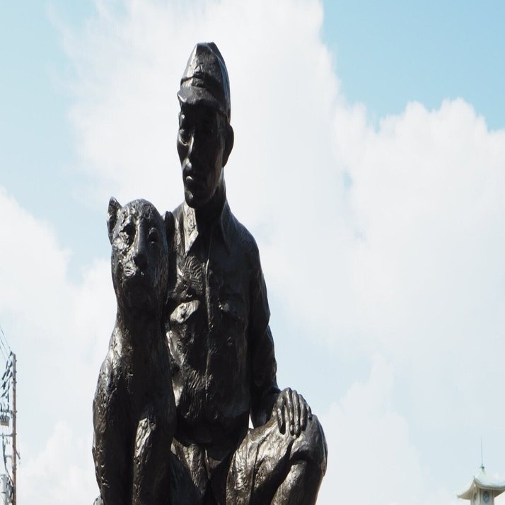 高知市に「ハチと兵士の像」戦争に翻弄されたヒョウの物語｜中山道雄