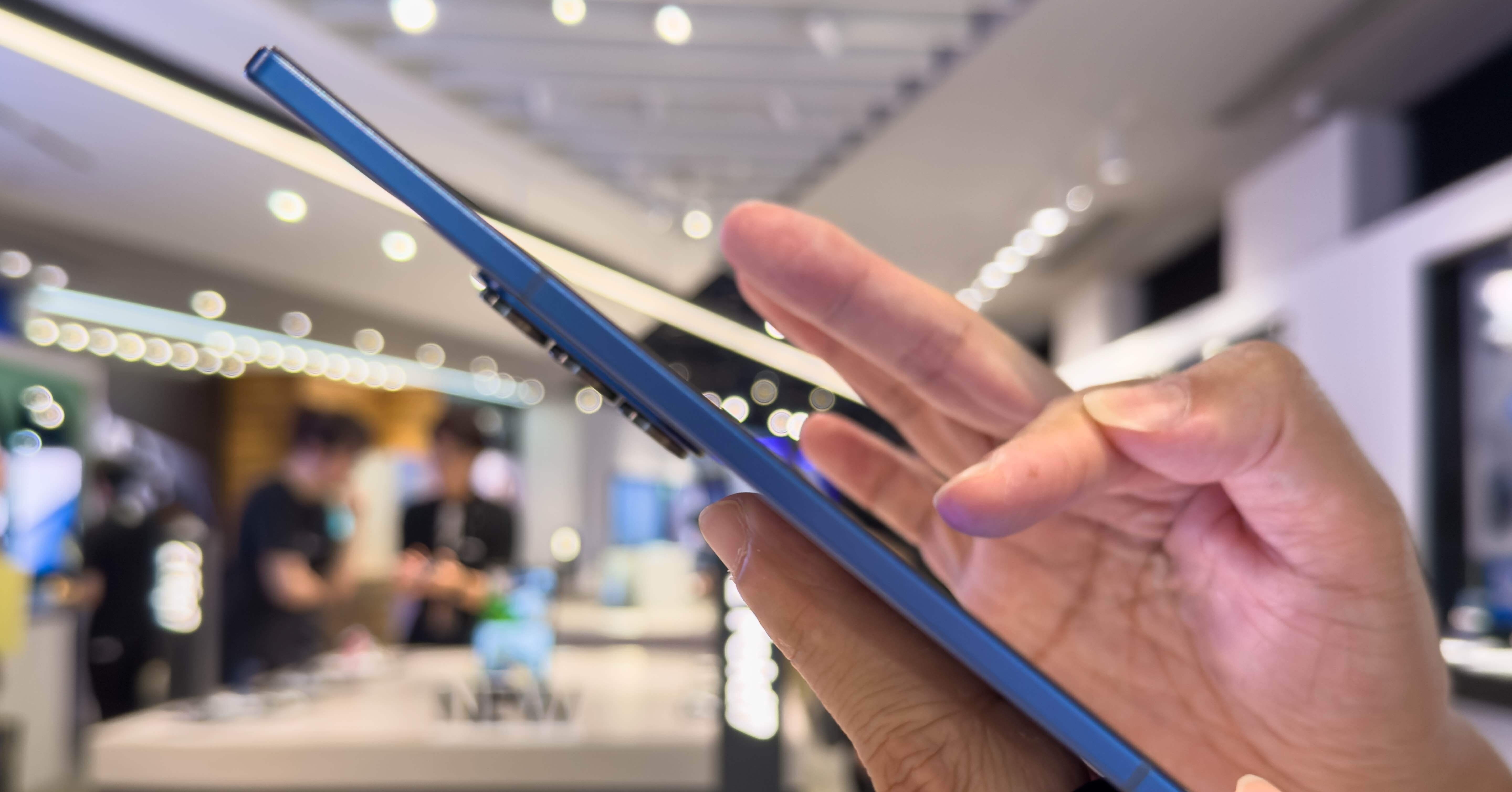 Galaxy Harajukuで最新の折りたたみスマホを見てきた｜かやま