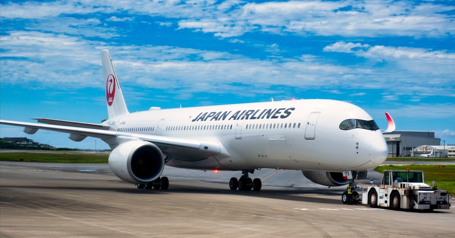 JALの最新のエアバスA350-900 JA17XJを那覇で目撃｜ただの