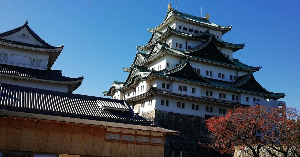 名古屋城】復元天守へのエレベーター設置の是非【日本100名城】｜松