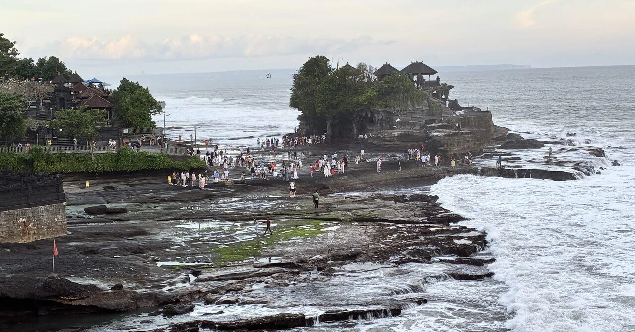 Bali Dream Diary Part 4: Day 3 - From Taman Ayun Temple to Tanah Lot ...