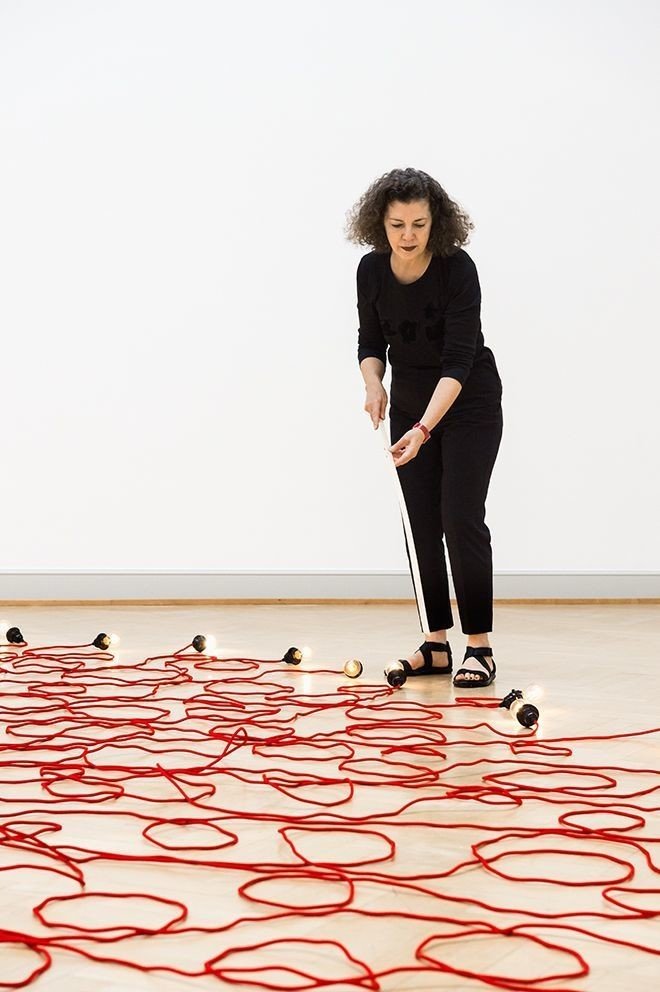 MONA HATOUM　モナ・ハトゥム　直筆サイン入り National Gallery Singapore - Artist of the Month (Minimalism