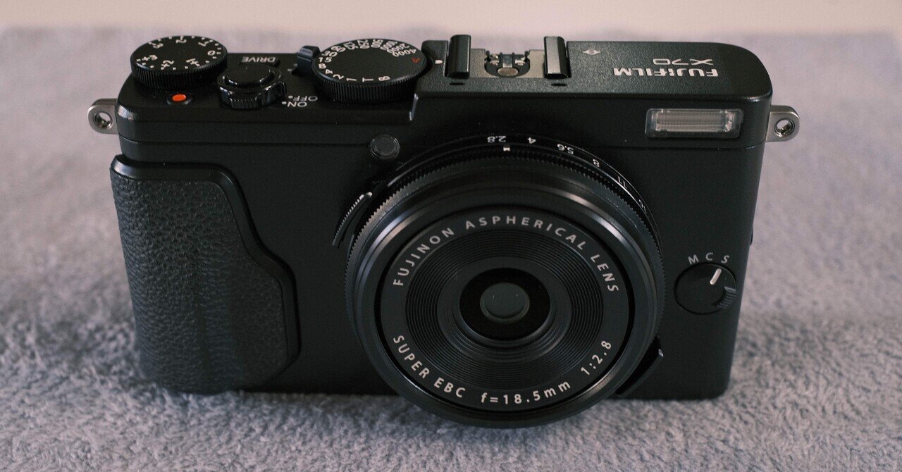【美品 元箱付き】 富士フィルム Fujifilm X70 Amazon.co.jp: Fujifilm X70 Digital Camera, blk : Electronics