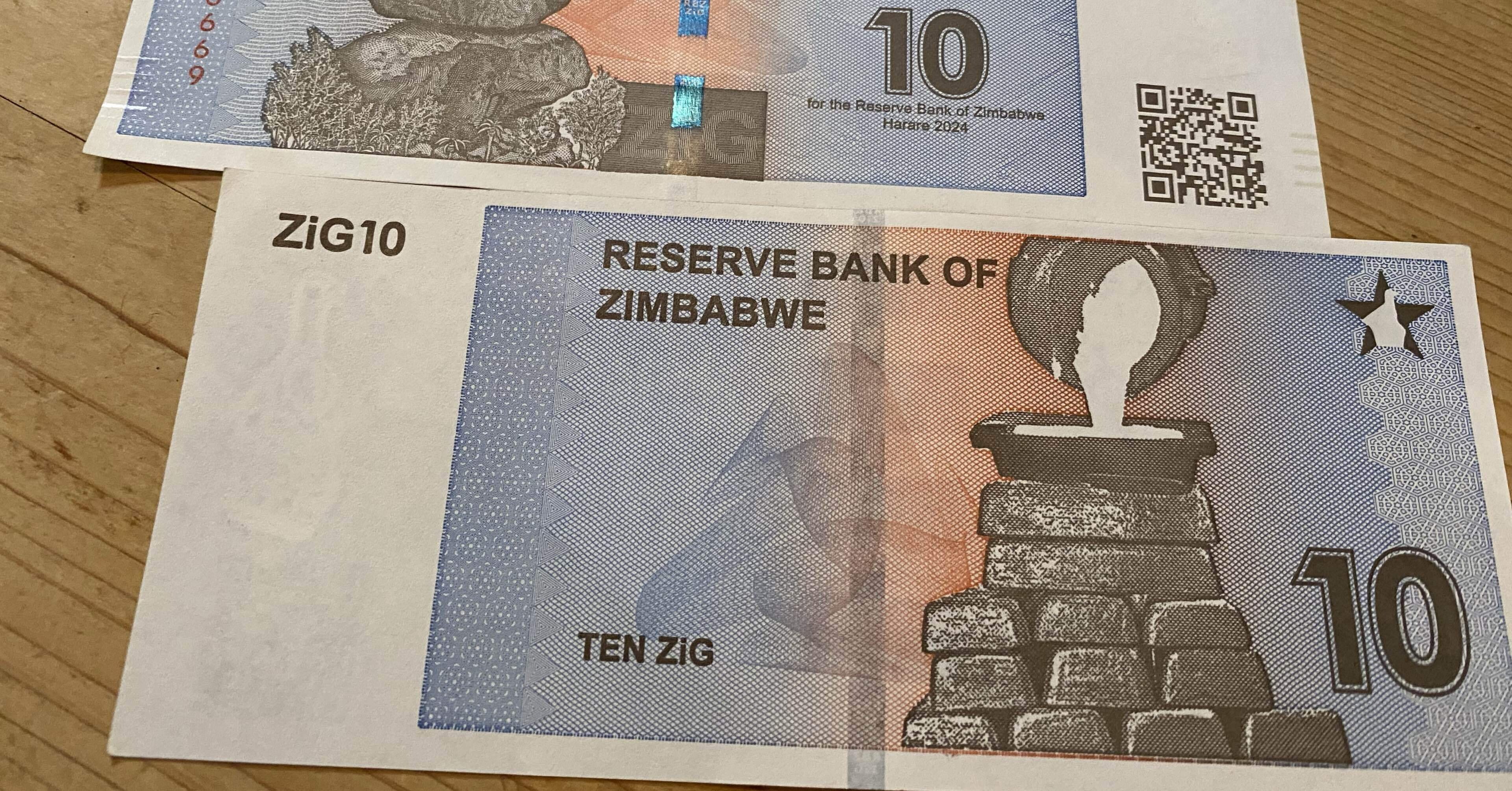 ブルネイドル（シンガポールドルと等価）　ピン札の札束です ブルネイドル（シンガポールドルと等価） ピン札の札束です