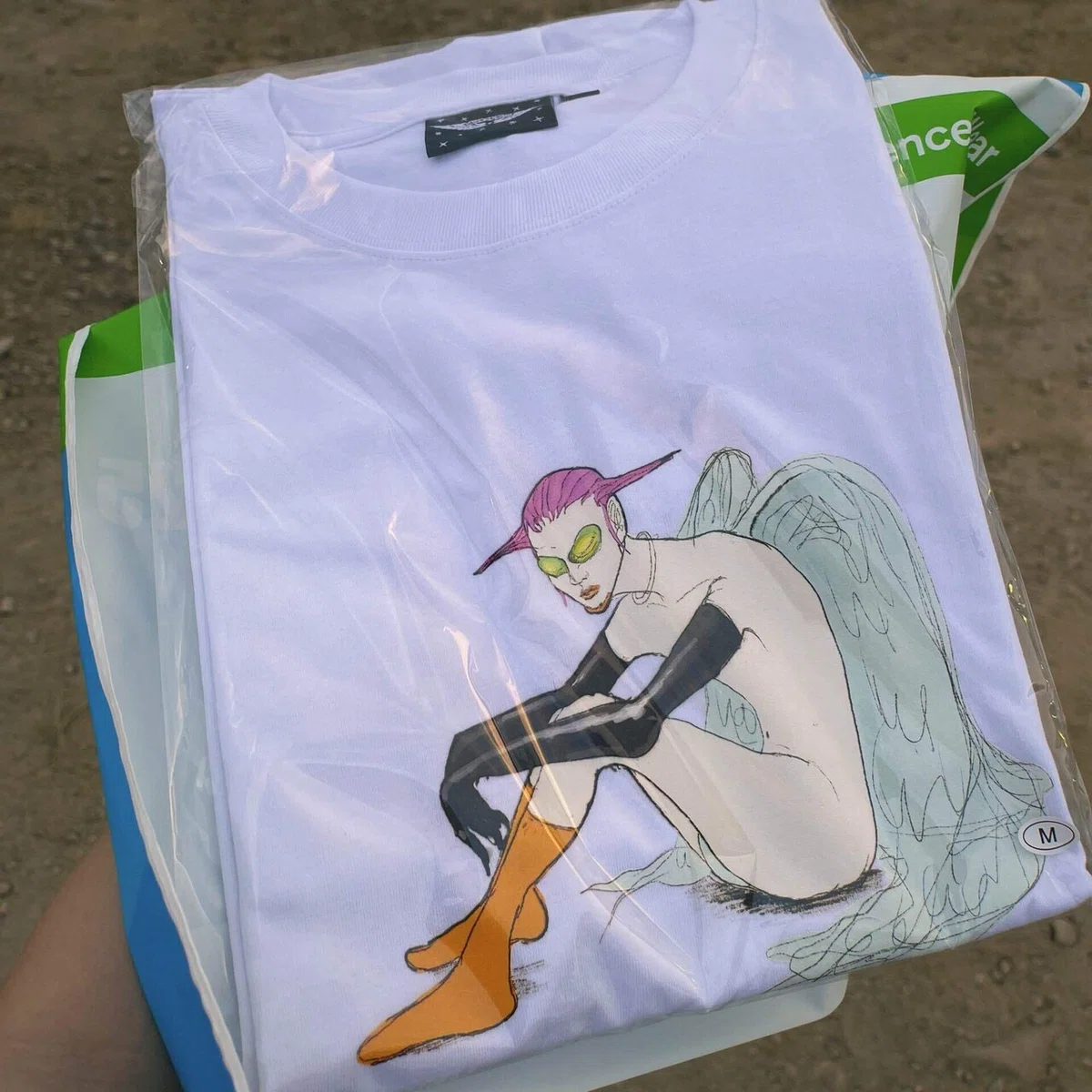 勢喜遊Tシャツの写真