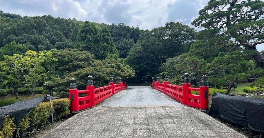 四国最大規模の日本庭園で、誰にも邪魔されず“庭を独り占め”してきた話 