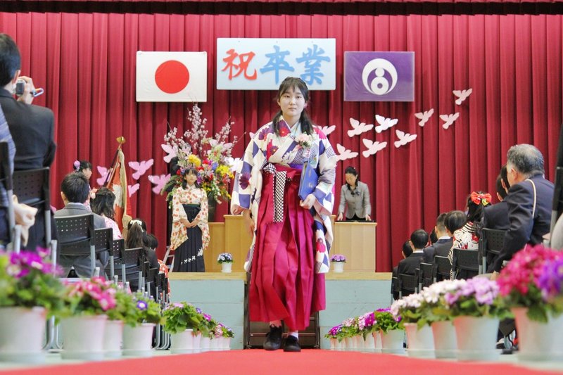蛇田小学校卒業式 (89)