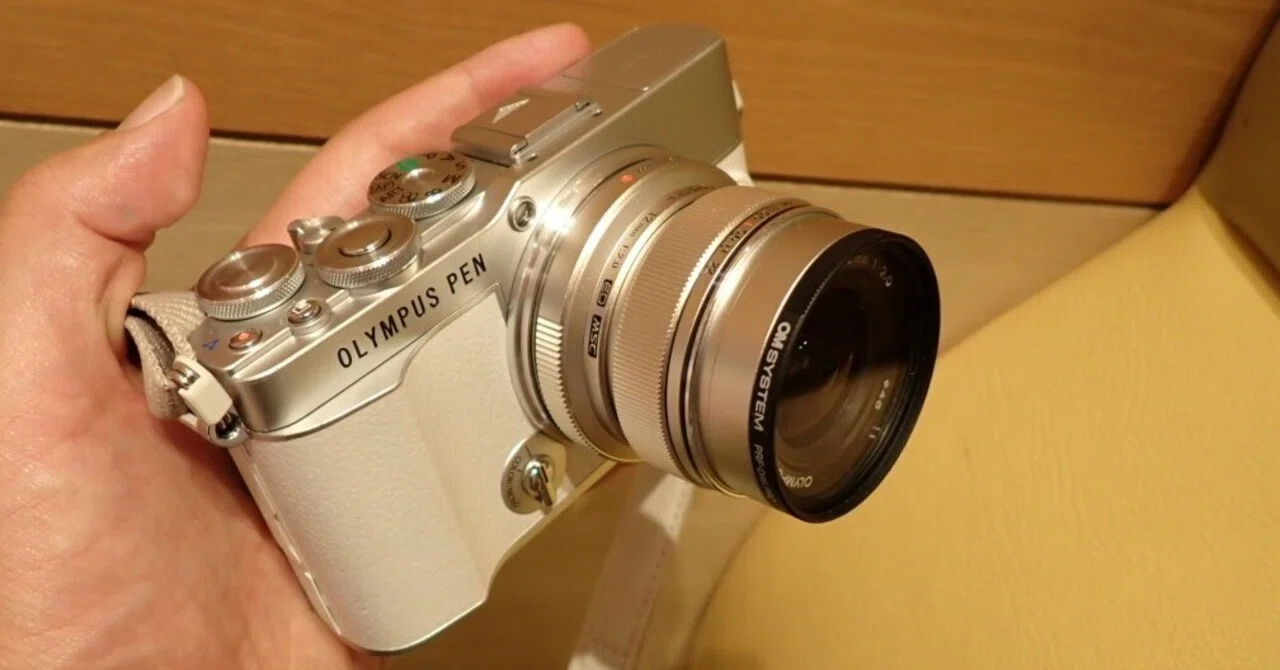 OLYMPUS PEN E-P7 軽すぎるのも罪・問題｜こんとん