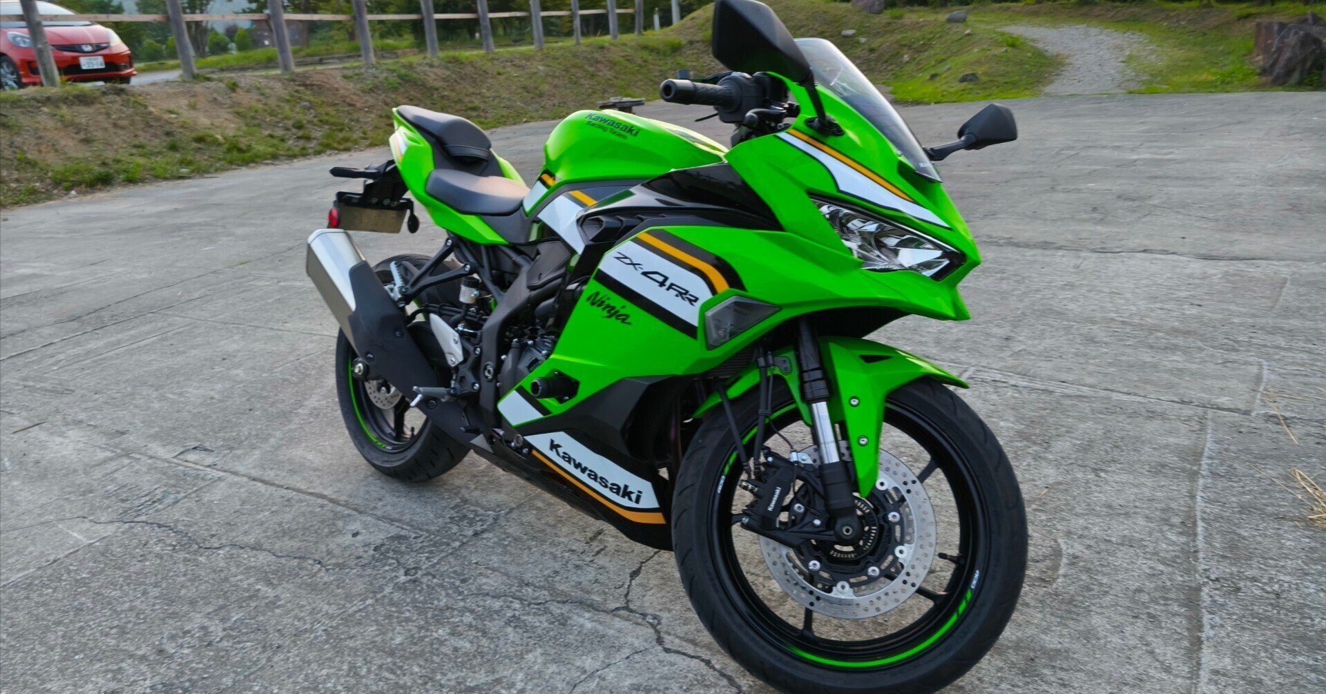 CBR400RからZX-4RRへ」9年乗ったおじさんがリアル比較|400cc買い替え CBR400RからZX-4RRへ」9年乗ったおじさんがリアル比較|400cc買い替え