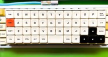 moNa2 キーボード レビュー】”moNa2”分離キーボード沼の極みへ…完全無線・小型