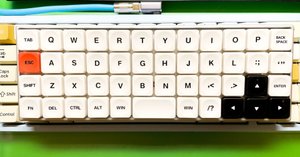 全然慣れない40%キーボード「Geonix Rev.2」｜sutero（ステロ）