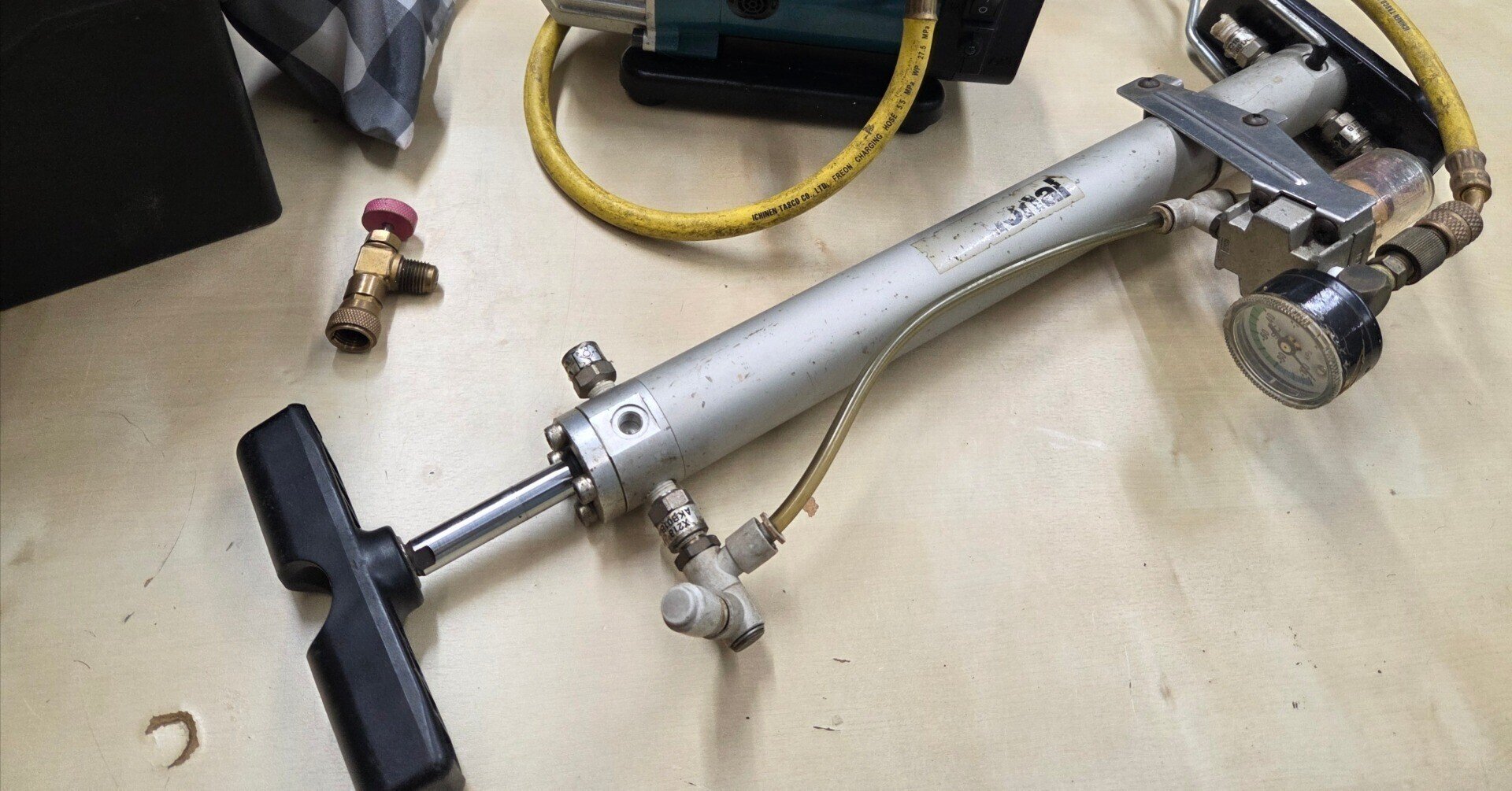 パナソニック手動式真空ポンプ HS-KP1|有)越谷電器 パナソニック手動式真空ポンプ HS-KP1|有)越谷電器