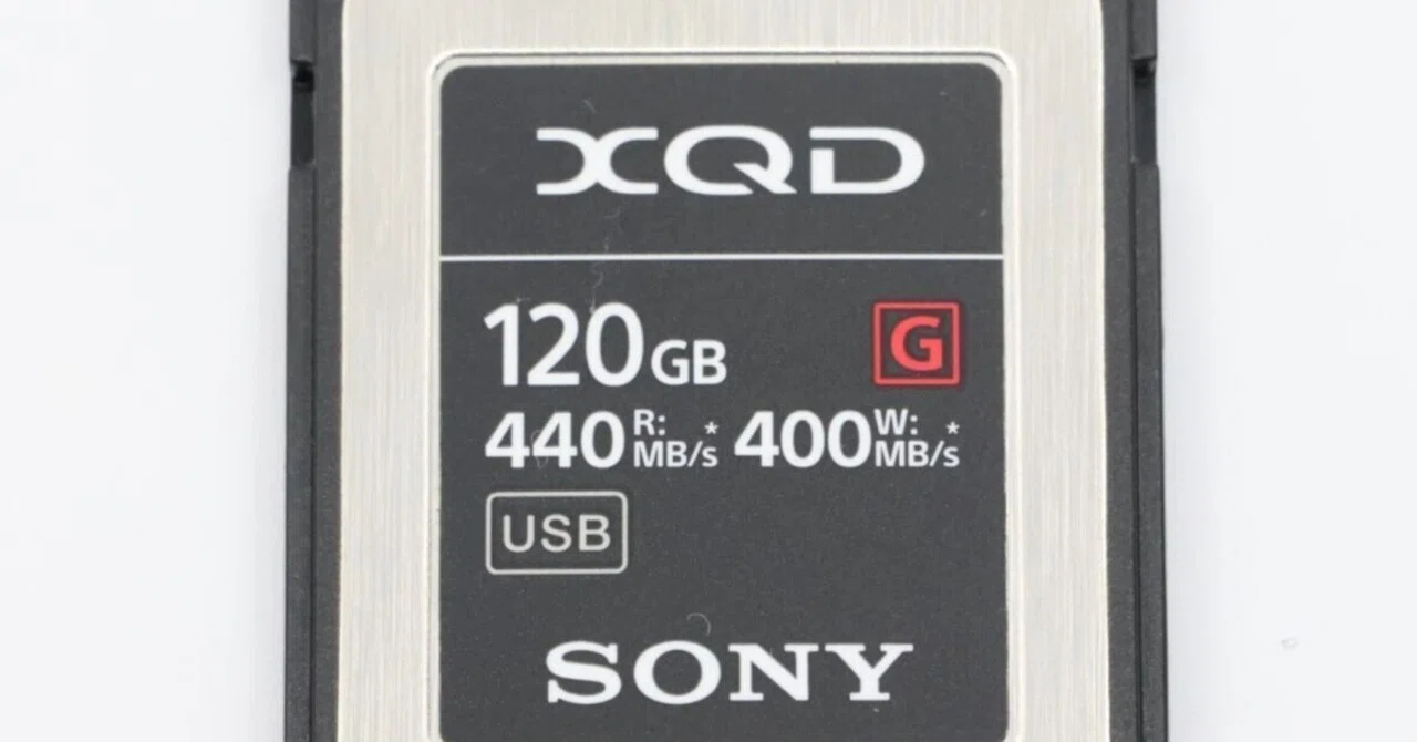 Sony SONY XQDカード120GB 4枚セット+XQDアダプター カード Sony SONY XQDカード120GB 4枚セット+XQDアダプター カード