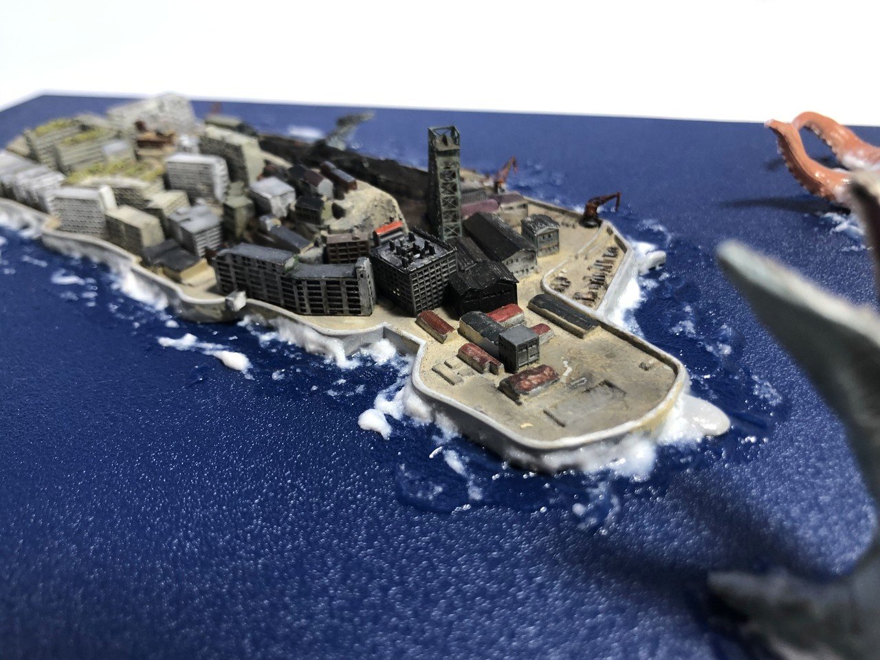 フジミ1/3000『軍艦島（端島）』完成写真｜May dé Garage