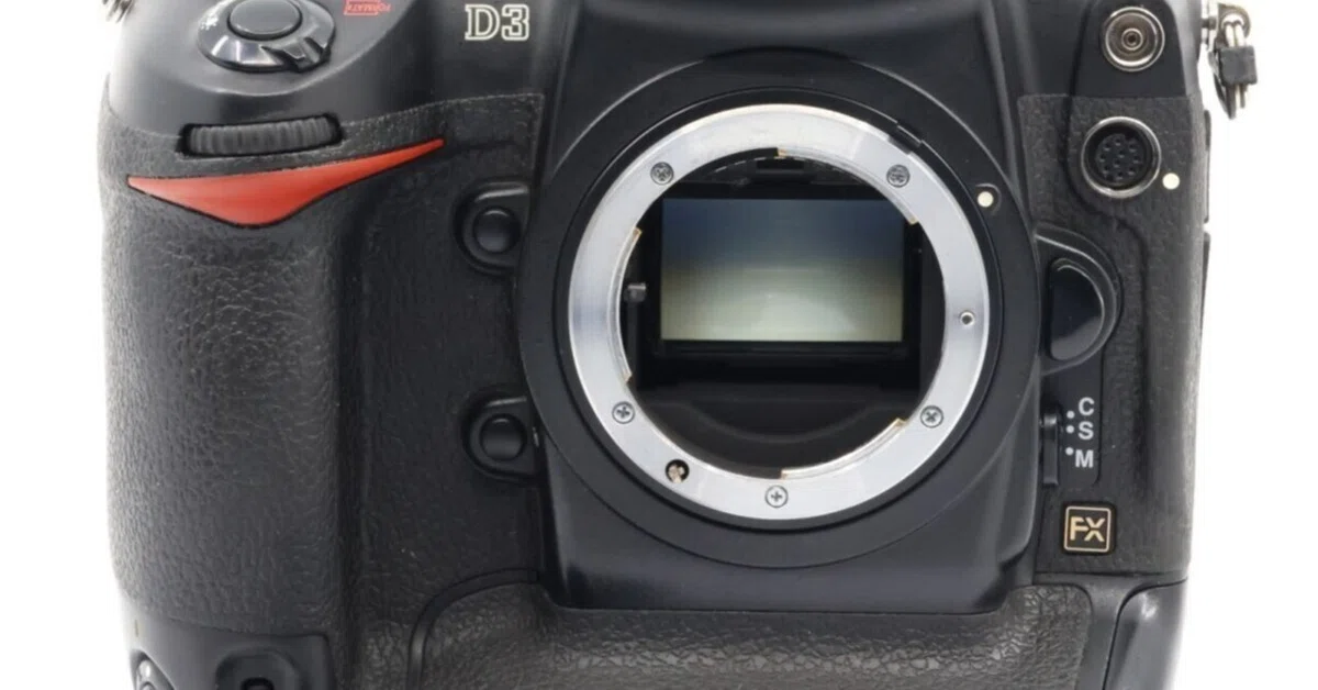 おまけ Nikon D3 一眼レフ AF-S NIKKOR 18-200mm付き