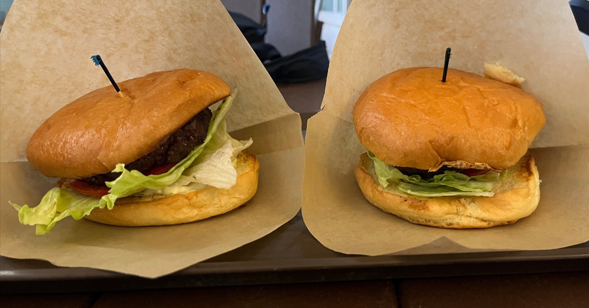 ハワイ島2025 #6 | どっちが好み？人気ハンバーガー2店舗を食べ比べ｜ぴー