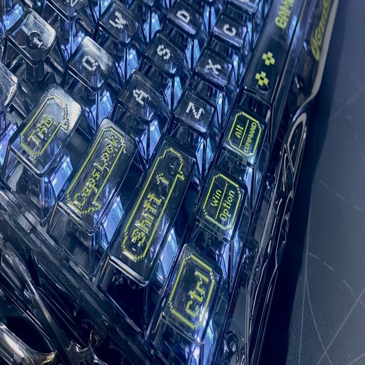 GravaStar K1 Lite ゲーミングキーボード レビュー：SFデザインと快適