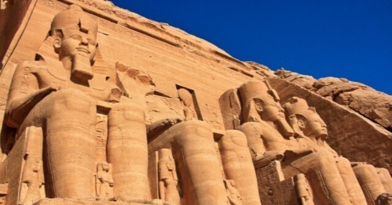 □せっかくなら泊まって体感！アブ・シンベル神殿でナイトショーと朝日