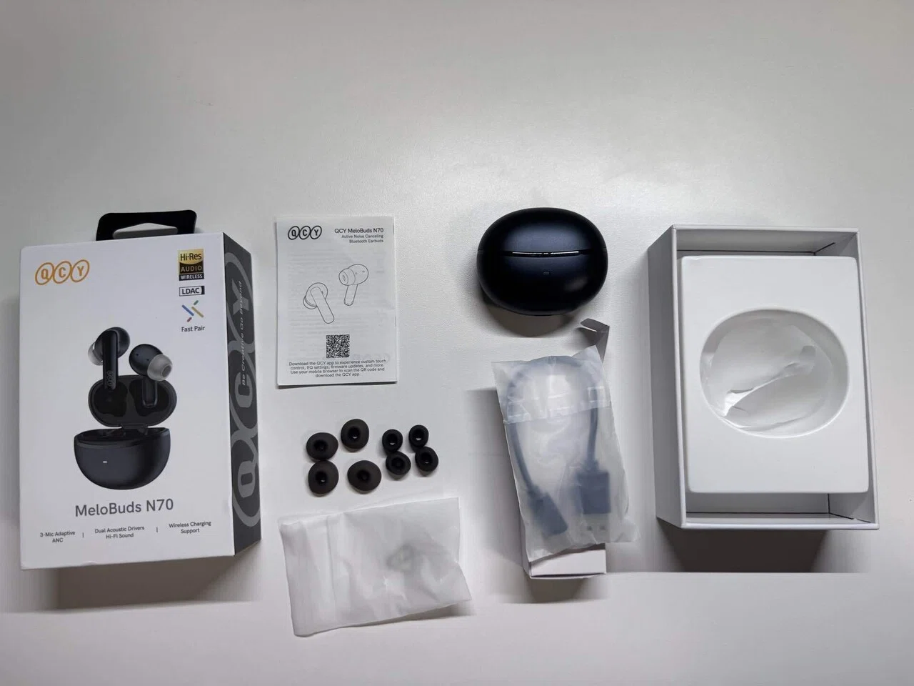 QCY MeloBuds N70】QCYよりノイキャンもワイヤレス充電も全部入りの 