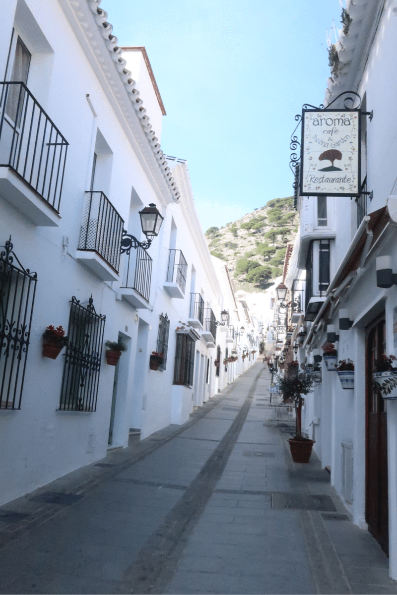 スペインの旅 Day5 白い村ミハスの日 いくみ Note スペインの旅 Day5 白い村ミハスの日 いくみ Note