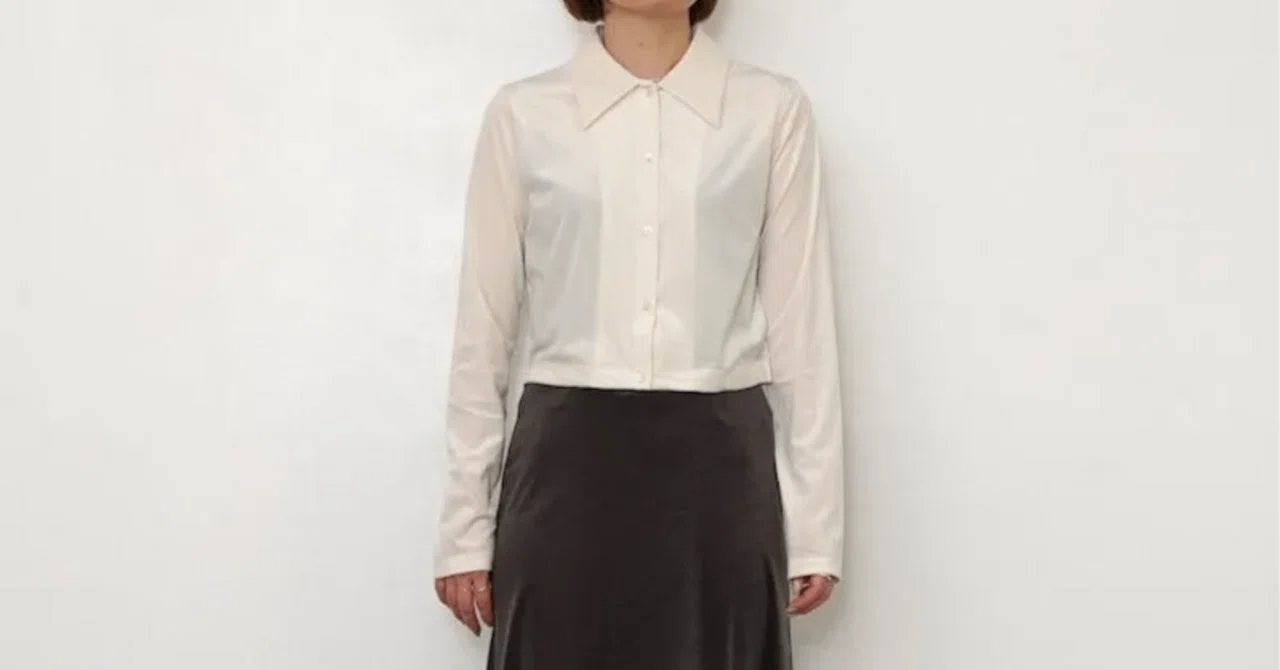 初秋に映える、ツヤ感ベロア【PHEENY】Sheer velour shirt｜THIRTY 