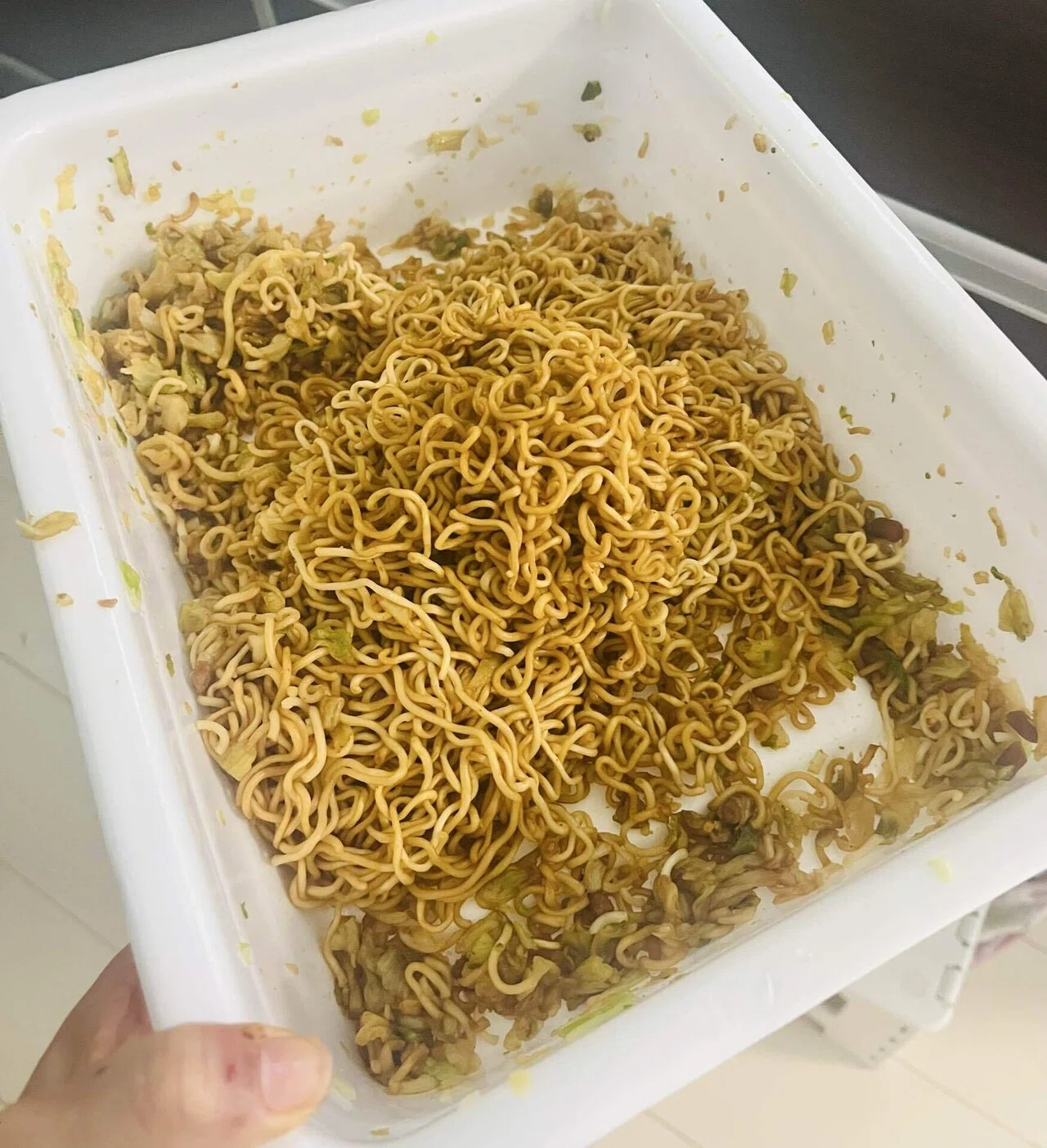 ペヤング超超超超超超大盛ペタマックスを7人家族で食す｜髙塚しいも｜5