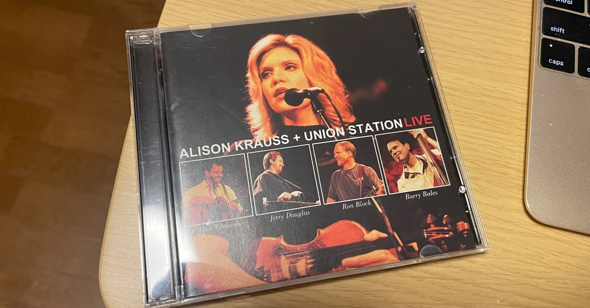 完璧なものの持つ脆さ。Alison Krauss｜佐々木陵史郎