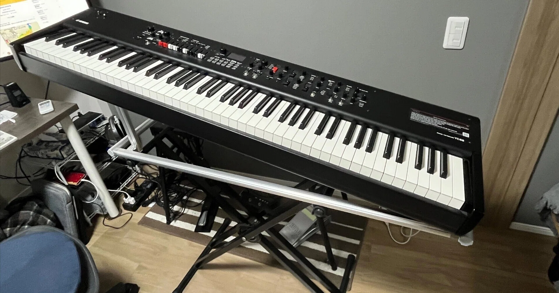シンセサイザーキーボード キーボード スタンド 2 段 ライブで